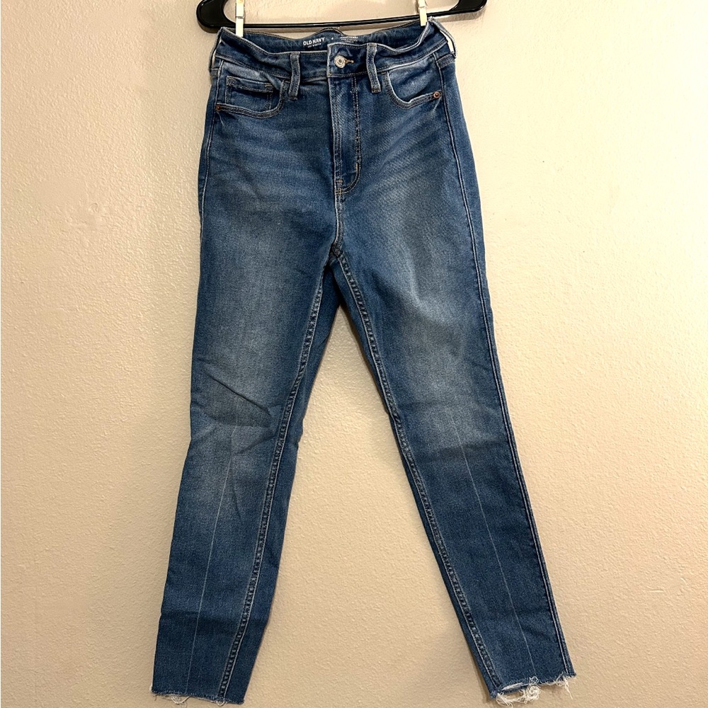 Old Navy High Rise Skinny Jeans – Size 4 – Raw Hem